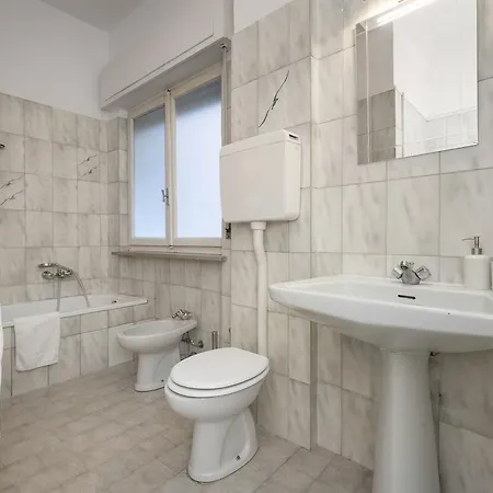 Flats4Rent Maximiliano Apartment *